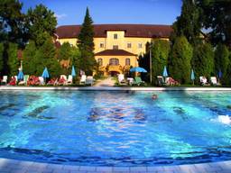 Zweite Außenansicht des Hunguest Hotel Helios