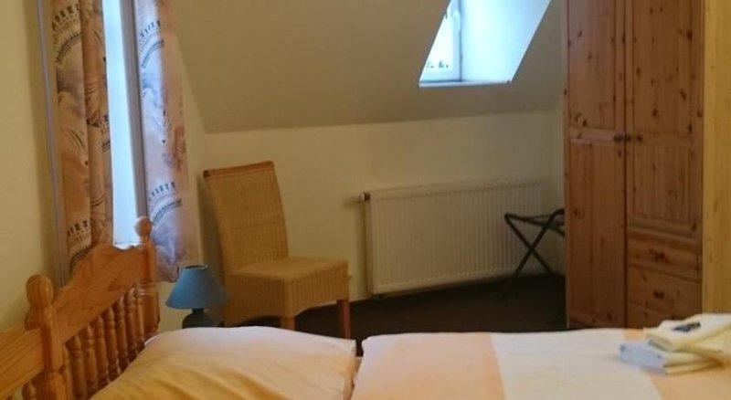 Gaststätte & Pension Felsenthal 3*
