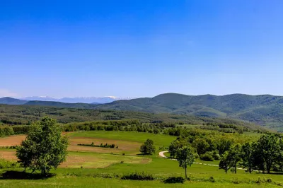 Feld, Berge, Landschaft Bulgariens