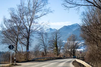  Alpen, Straßenbild