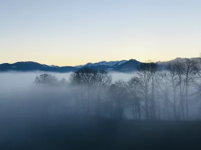 Nebel, Berge, Berneck Bild