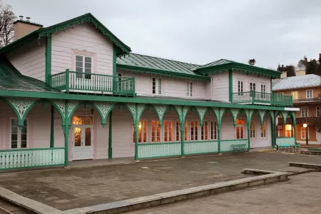 Blick auf den Jozef Dietl Platz in Iwonicz-Zdroj