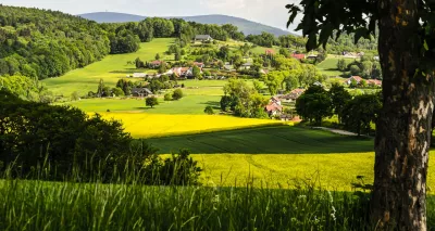 Dorf, Im Tal, Landschaftsbild