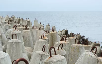 Wellenbrecher auf der Ostsee