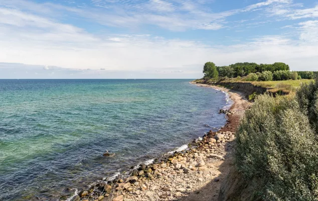 Bild von der Bucht mit kristallklarem Wasser