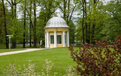 Pavillon der kalten Mineralwasserquelle Glauber I in Frantiskovy Lazne, Tschechien