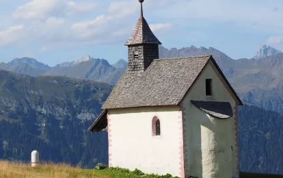 Kapelle aus weißem Stein