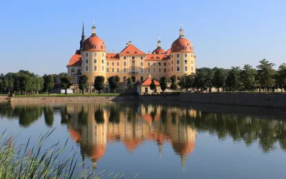 rotgedeckte Burg