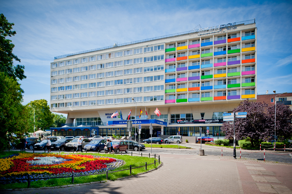 Zweite Ansicht der Fassade des Hotels New Skanpol
