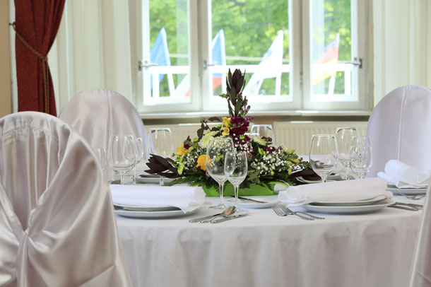 Eleganter Tisch im Restaurant des Orea Spa Hotel Bohemia